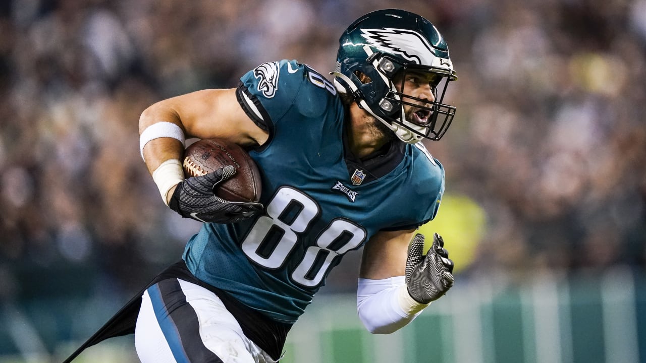 Will Dissly is helped off the field after suffering a season ending injury in 2019. Visit Tim's Fantasy Tips for all things fantasy football.